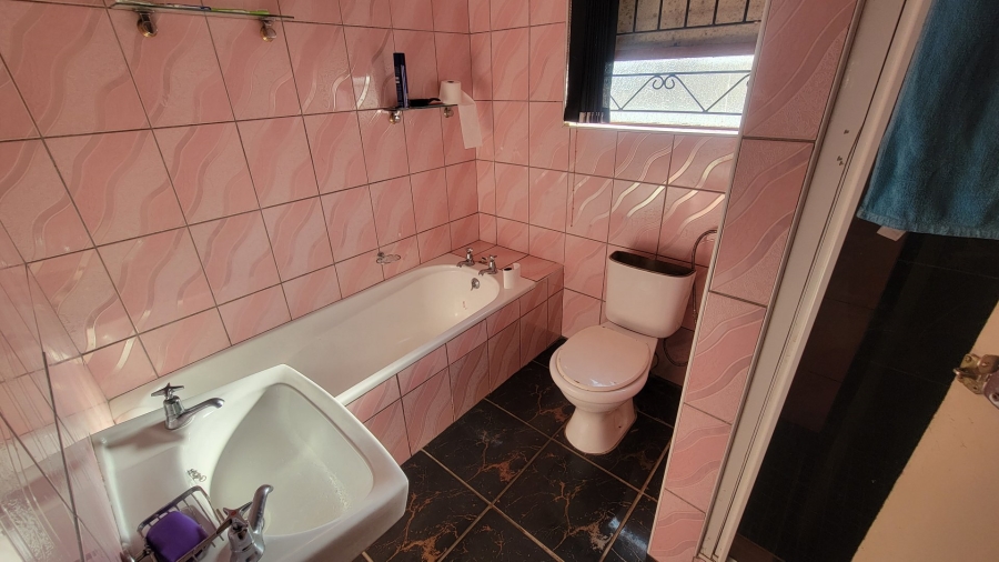 3 Bedroom Property for Sale in Highbury Western Cape